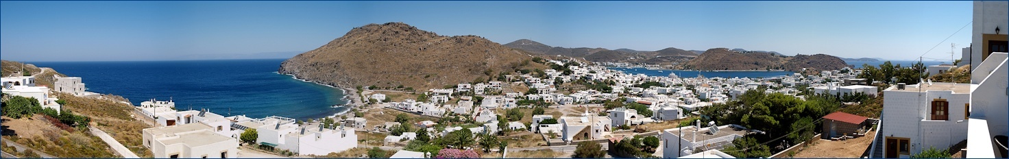 Panorama-Blick über Skala und zwei Buchten